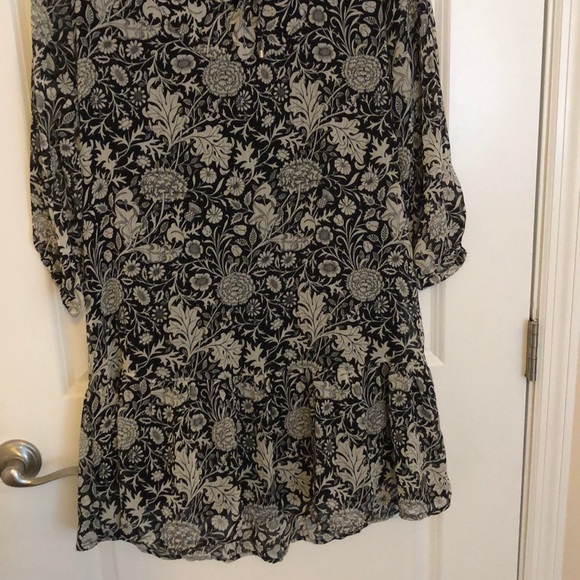 3/4’ sleeve black dress with white floral pattern - Picture 2 of 5